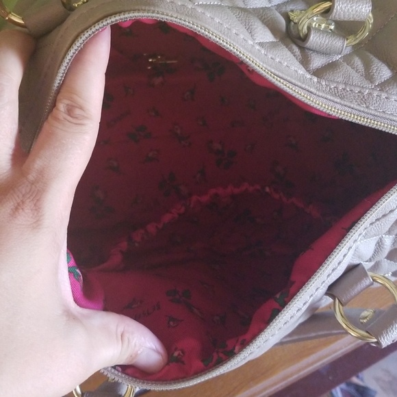 Grey small satchel by betsey Johnson - Picture 3 of 5